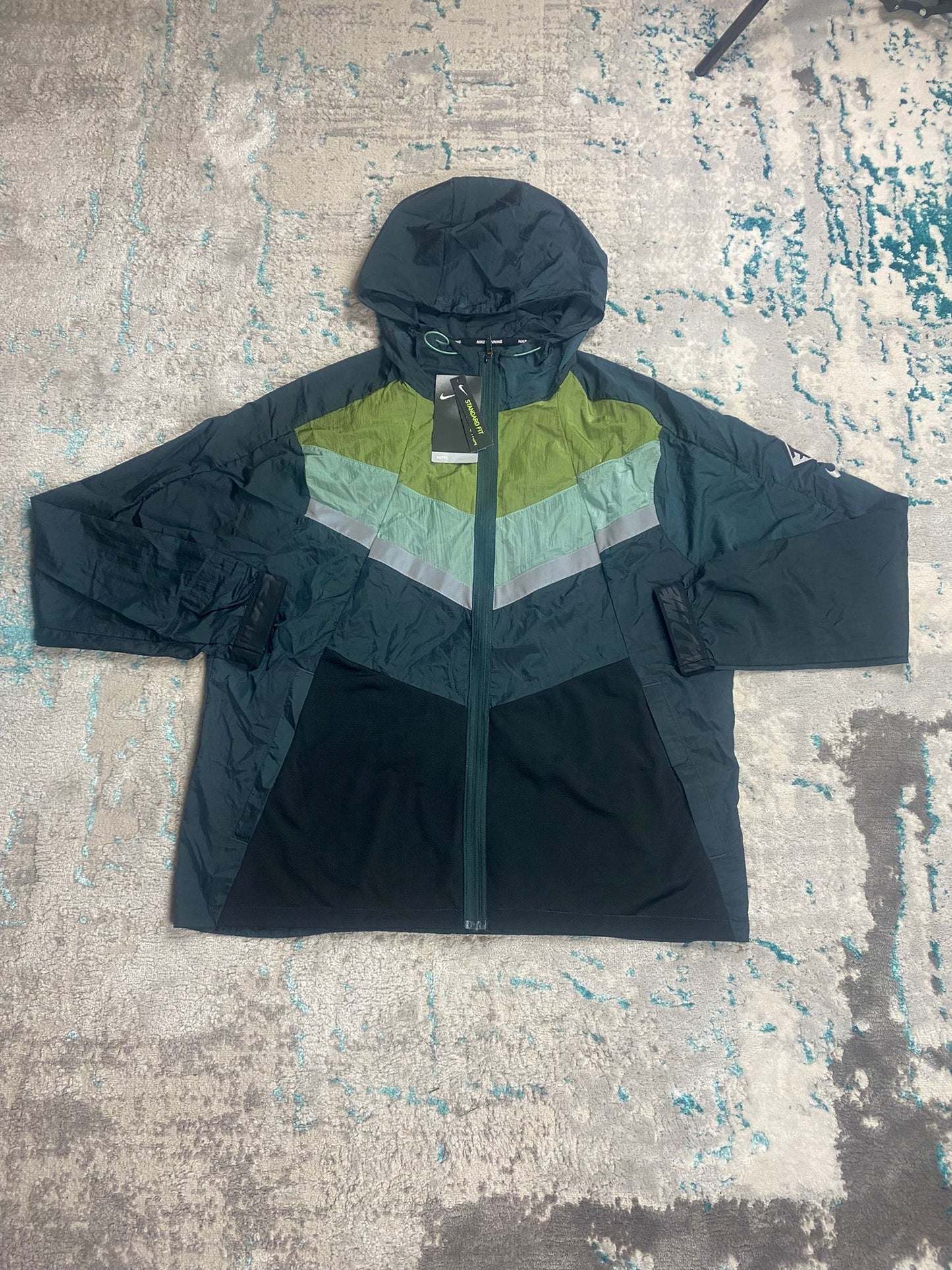 NIKE WILDRUN WINDBREAKER